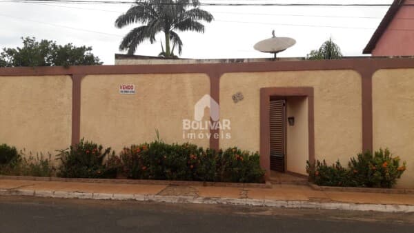 Casa com 3 dormitórios à venda por R$ 750.000 - Alto da Boa Vista - Itumbiara/GO