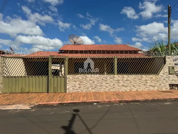 Casa com 3 dormitórios à venda, 170 m² por R$ 430.000,00 - Bairro Ferreira Da Costa- Itumbiara/GO