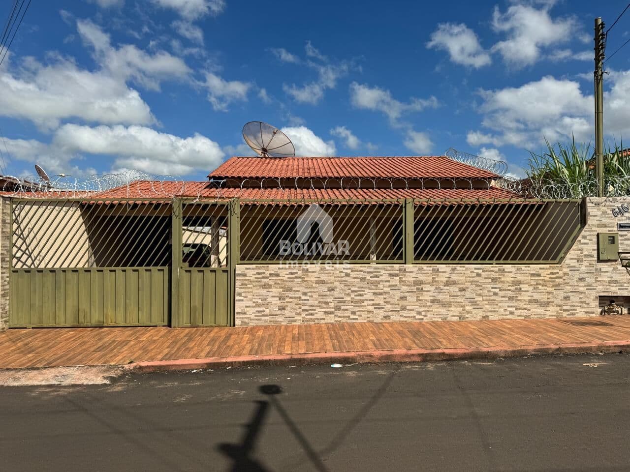 Casa com 3 dormitórios à venda, 170 m² por R$ 430.000,00 - Bairro Ferreira Da Costa- Itumbiara/GO