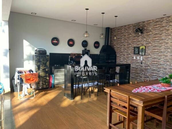 Casa com 3 dormitórios à venda por R$ 1.400.000,00 - Village Imperial - Itumbiara/GO