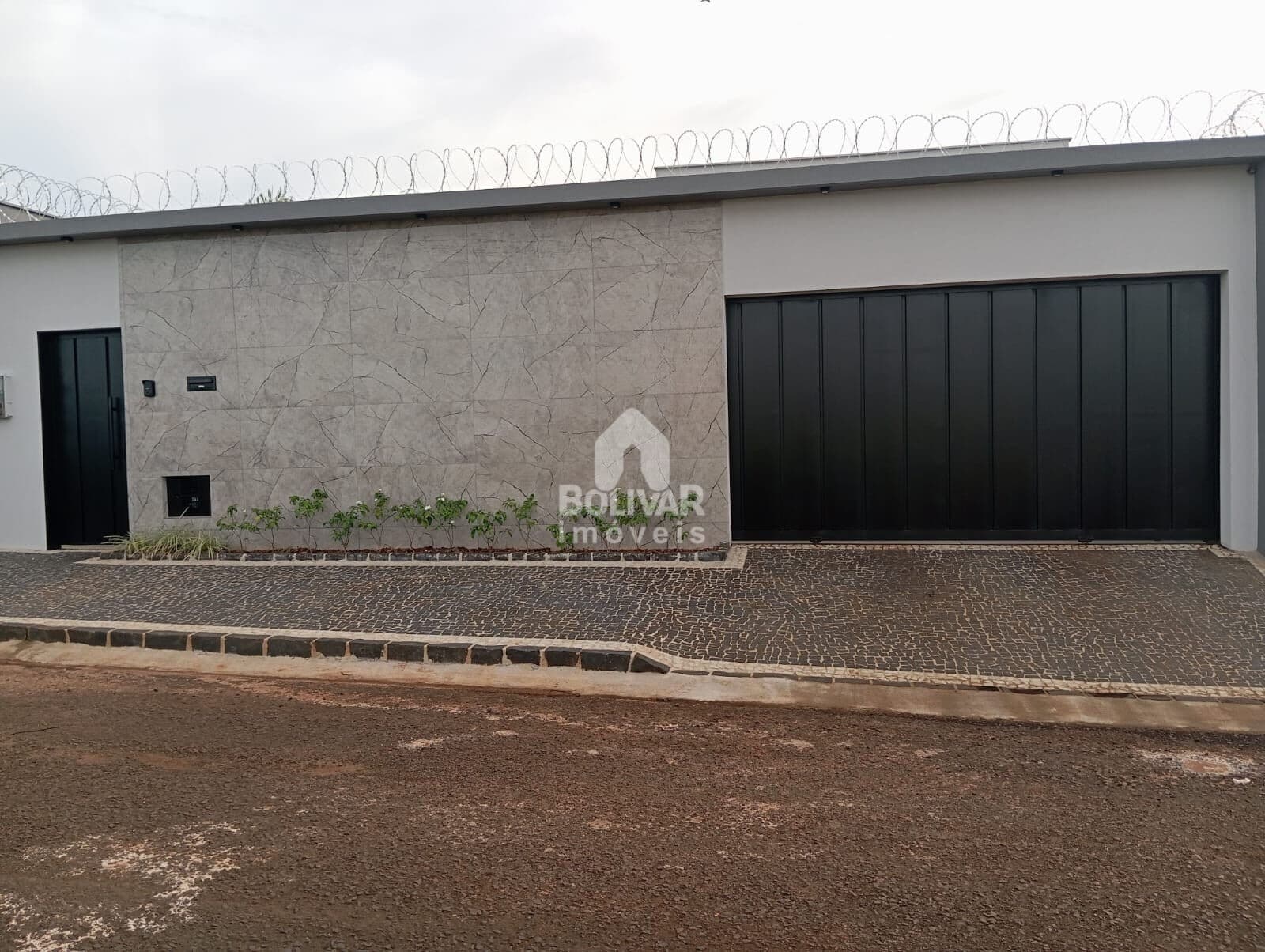 Casa com 3 dormitórios à venda, 205 m² por R$ 1.250.000 - Residencial beira Rio I - Itumbiara/GO