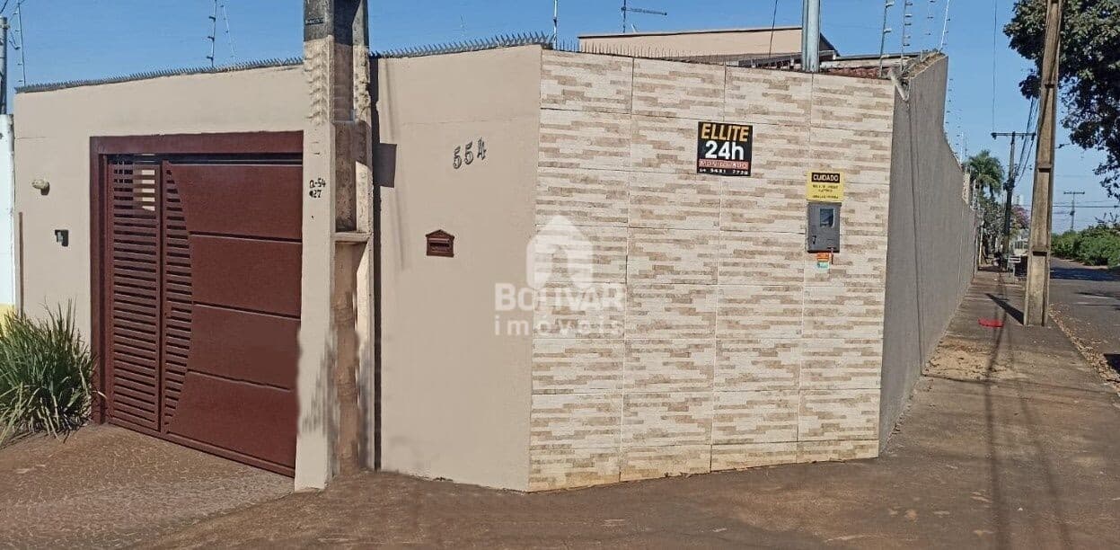 Casa com 3 dormitórios à venda, 130 m² por R$ 350.000,00 - Setor São João - Itumbiara/GO