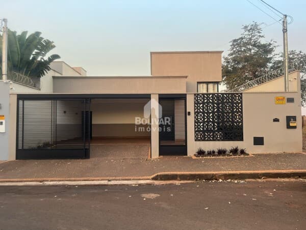 Casa com 3 dormitórios à venda, 182 m² por R$ 790.000,00 - Jardim Morumbi - Itumbiara/GO