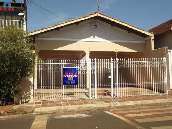 Casa com 4 dormitórios à venda, 222 m² por R$ 420.000,00 - Setor Central - Itumbiara/GO