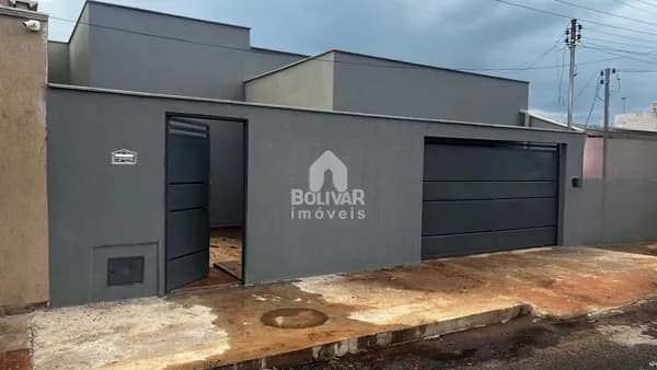 Casa com 3 dormitórios à venda, 300 m² por R$ 450.000 - Cidade Jardim - Itumbiara/GO