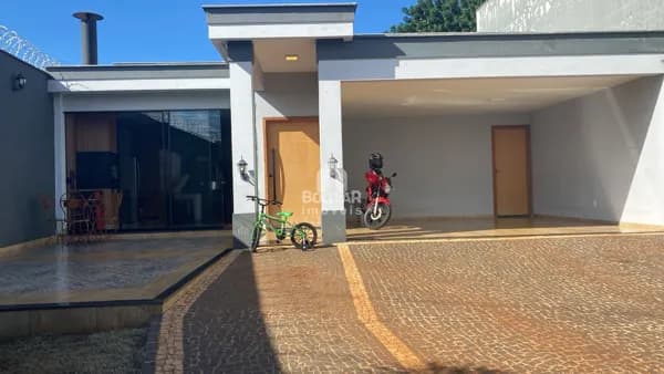 Casa com 3 dormitórios à venda, 220 m² por R$ 735.000,00 - Karfan - Itumbiara/GO