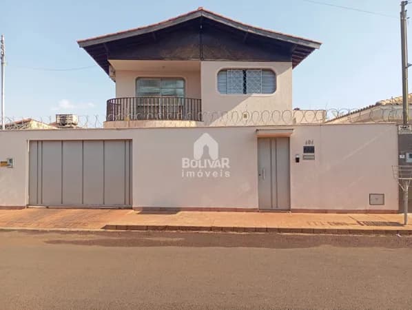 Sobrado com 3 dormitórios à venda 160,50m² por R$ 1.000.000,00 - Alto da Boa vista- Itumbiara/GO