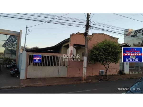 Área à venda Bairro Paranaíba- Área Total 381m2- ITUMBIARA-GO