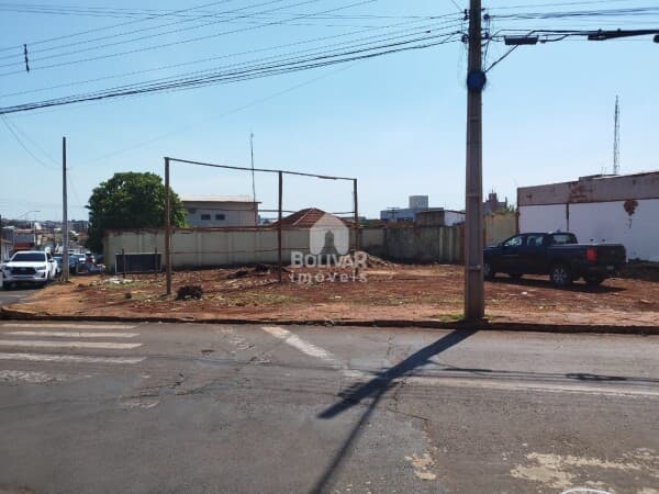 Terreno, 697 m² - venda por R$ 2.200.000 ou aluguel por R$ 15.000/mês - Setor Central - Itumbiara/GO