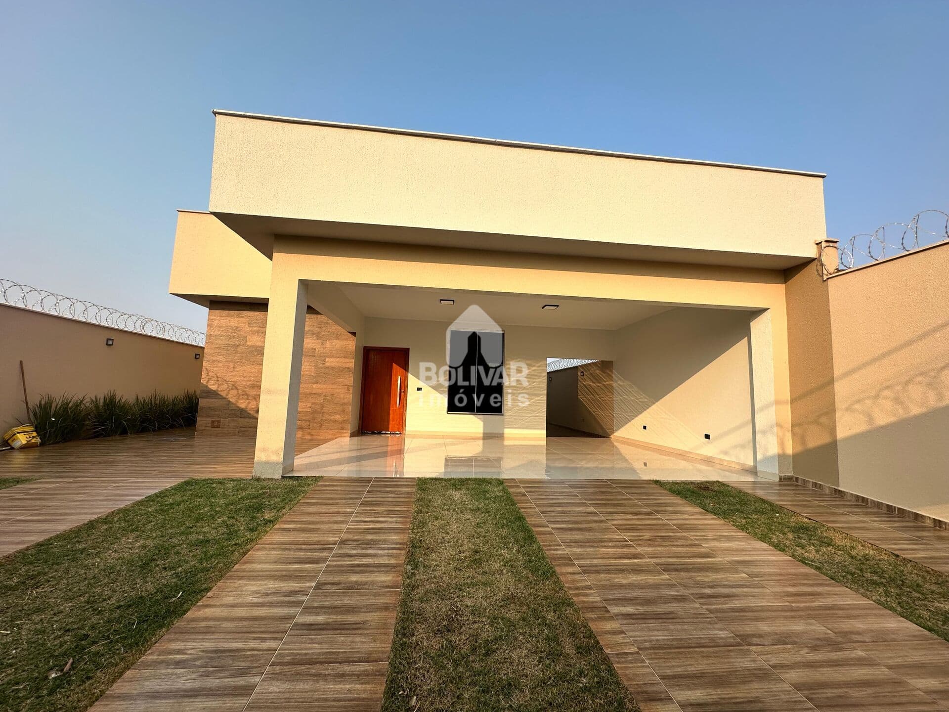 Casa com 3 dormitórios à venda, 224 m² por R$ 1.200.000,00 - Residencial Beira Rio I - Itumbiara/GO