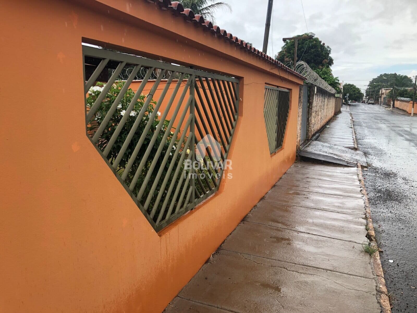 Casa com 3 dormitórios à venda, 208,02 m² por R$ 500.000 - Alvorada - Araporã/MG
