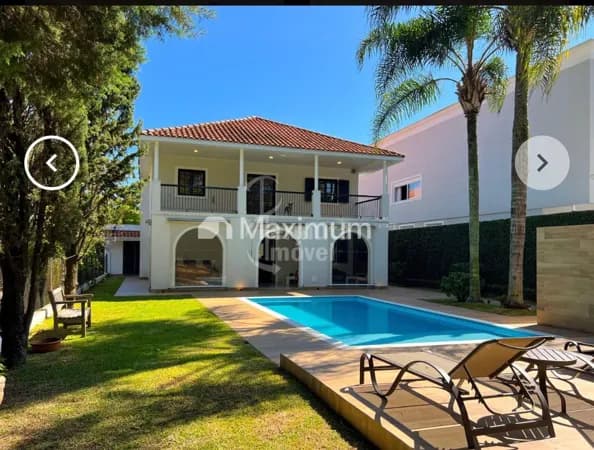 Casa com 3 suítes e piscina em terreno de 1000m²