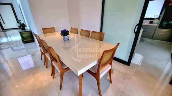 Casa à venda com 600m², no Residencial Alphasitio