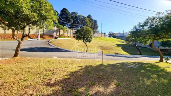Lote de 364m² à venda no Residencial Valville 2