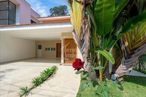 Casa à venda em Barueri – Morada da Serra com pomar