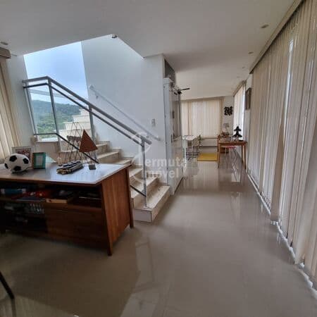 Casa à venda com Com 371 m² ,3 suítes, cozinha, sala de estar e 4 vagas de garagem no Residencial Alphasitio