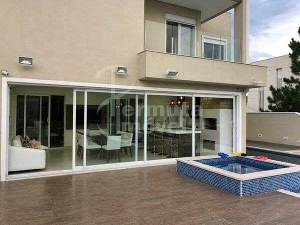 Casa Mobiliada com 4 Suítes no Villa Solaia – 470m²