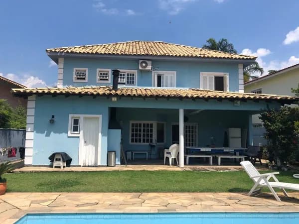 Casa ampla no Residencial 12 com piscina e jardim