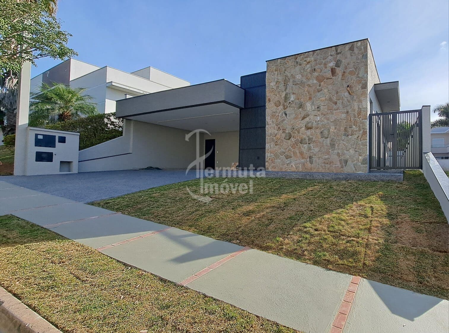 Casa térrea nova com 3 suítes Residencial Giverny