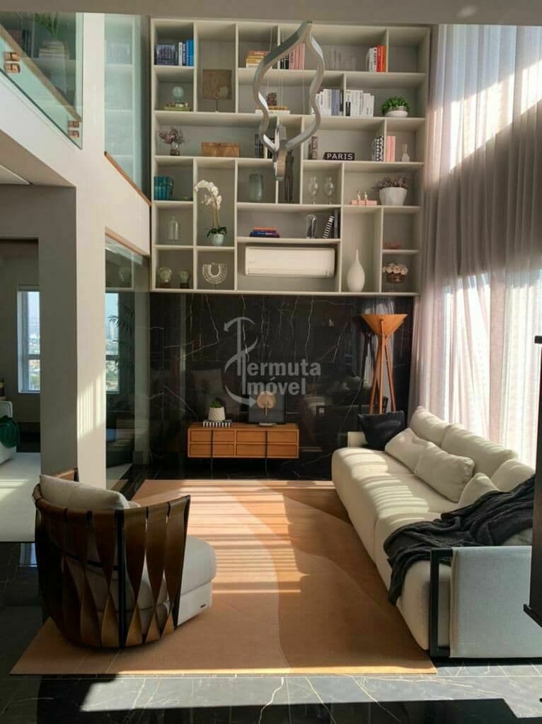 Cobertura Triplex com 212m², 3 suítes, 3 vagas, piscina, vista permanente no Edifício Novare