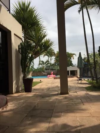 Casa com elevador e piscina no Residencial Zero