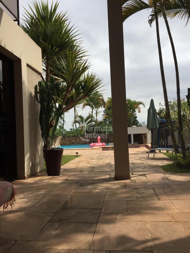 Casa com elevador e piscina no Residencial Zero