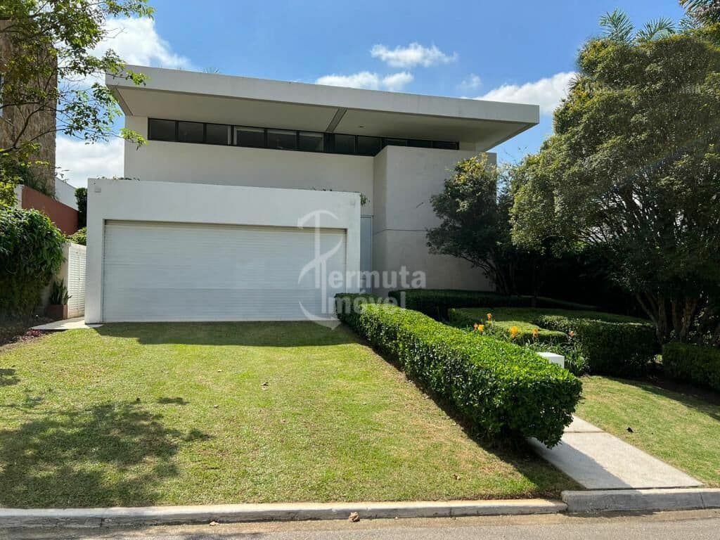 Casa à venda com 570m² sala de estar e jantar cozinha com móveis planejados,3 suítes no Residencial Melville