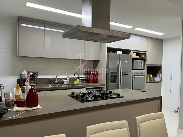 Premium Tamboré – Apartamento reformado com pé-direito duplo e 3 suítes