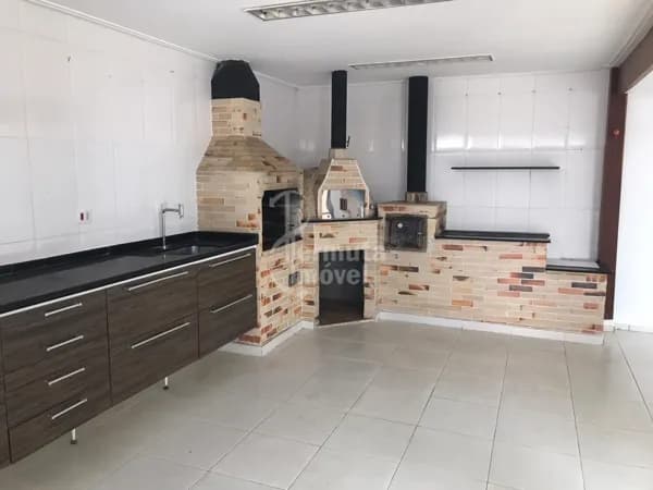 Casa à Venda no Tamboré 4 com Área Gourmet Completa