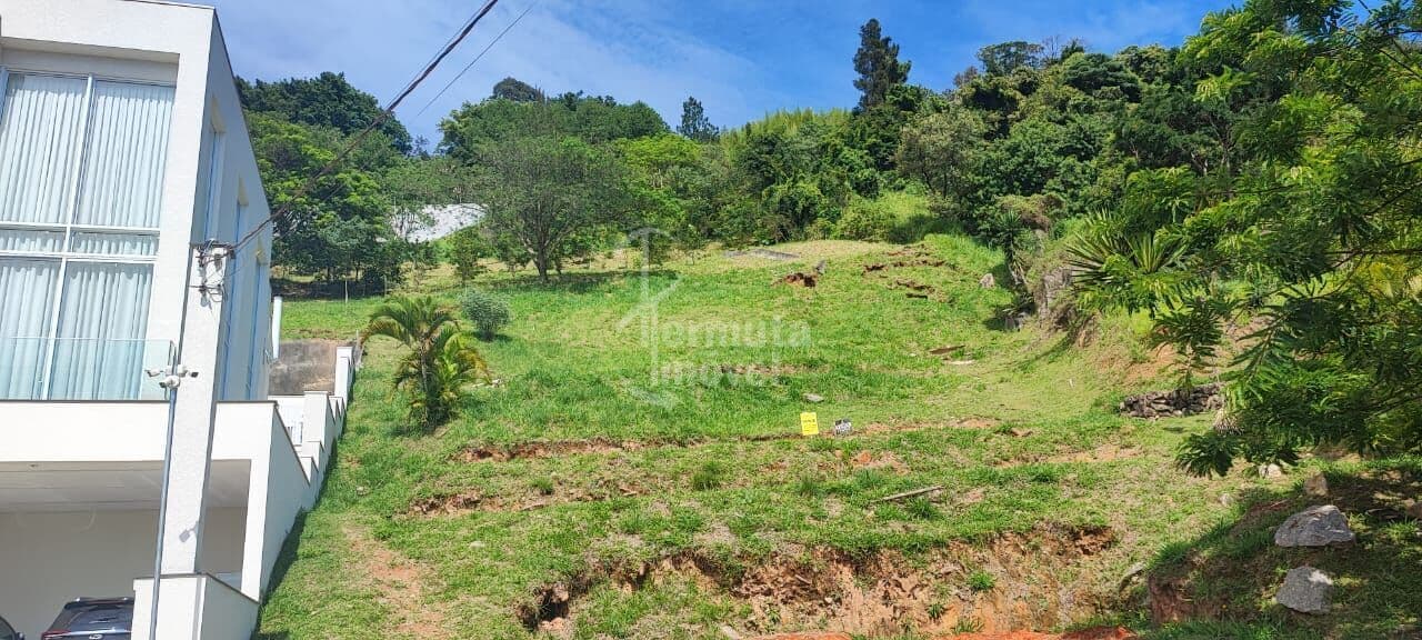 Terreno 762m² com projeto 598m² | Vista permanente | Tamboré – Santana de Parnaíba