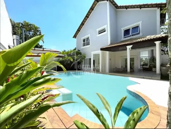 Casa Reformada e Completa no Residencial 6