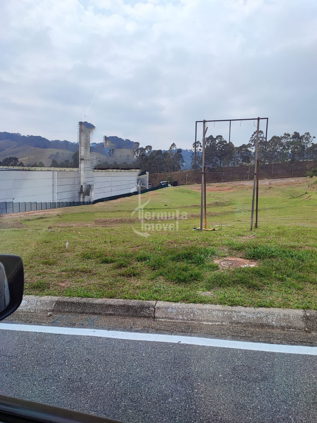 Terreno à venda com 4576m², no Polo Tamboré