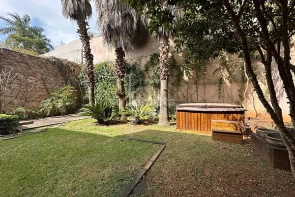 Casa moderna com jacuzzi e gourmet em Alphaville