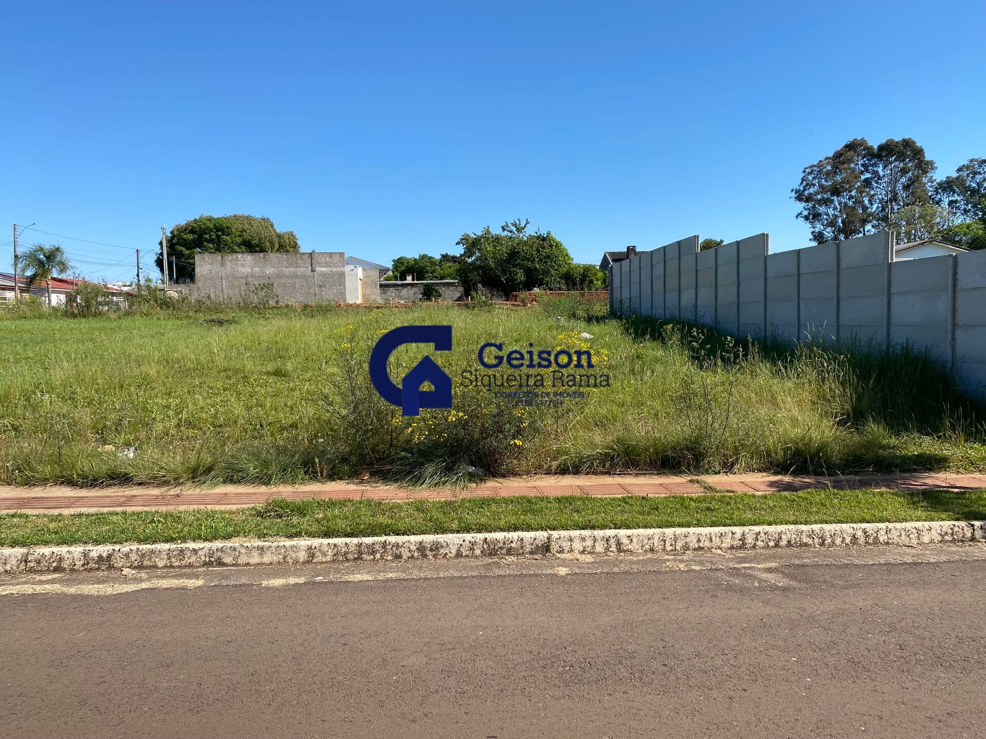 Lote/Terreno em Carazinho - Loeff
