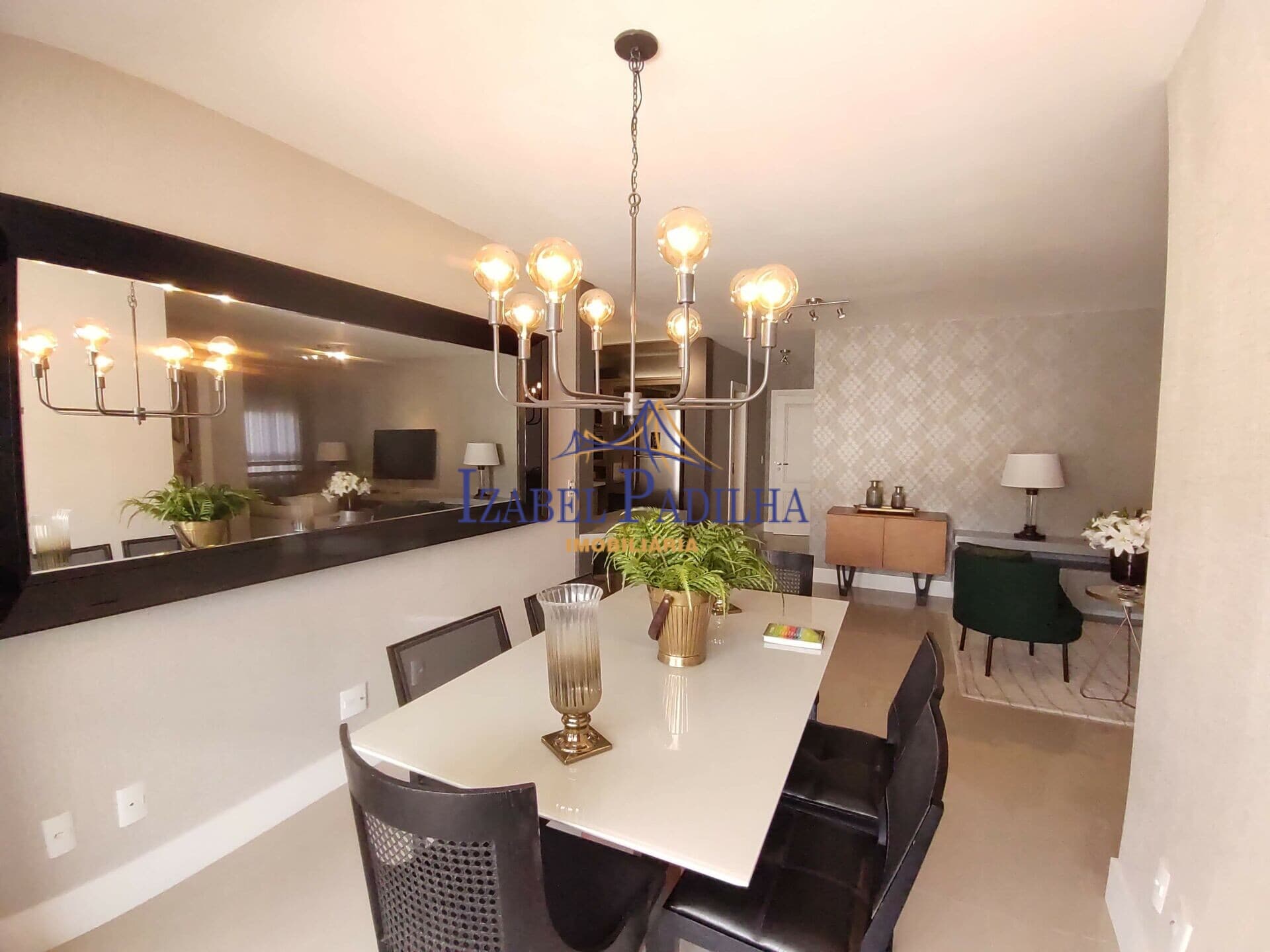 Apartamento Alto Padrão em Córrego Grande, Florianópolis/SC