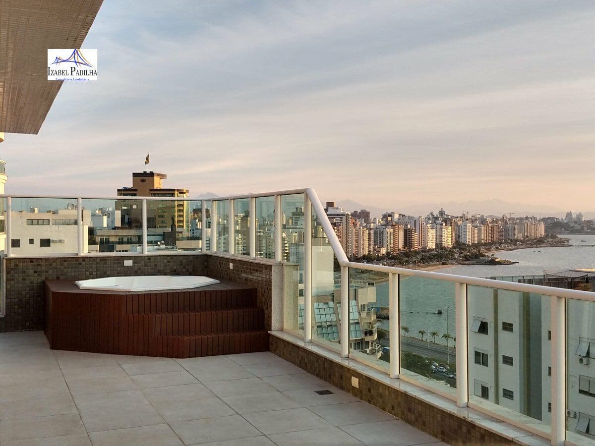 Apartamento Cobertura Duplex ato padrão, a uma quadra da Beira Mar norte Florianópolis/SC
