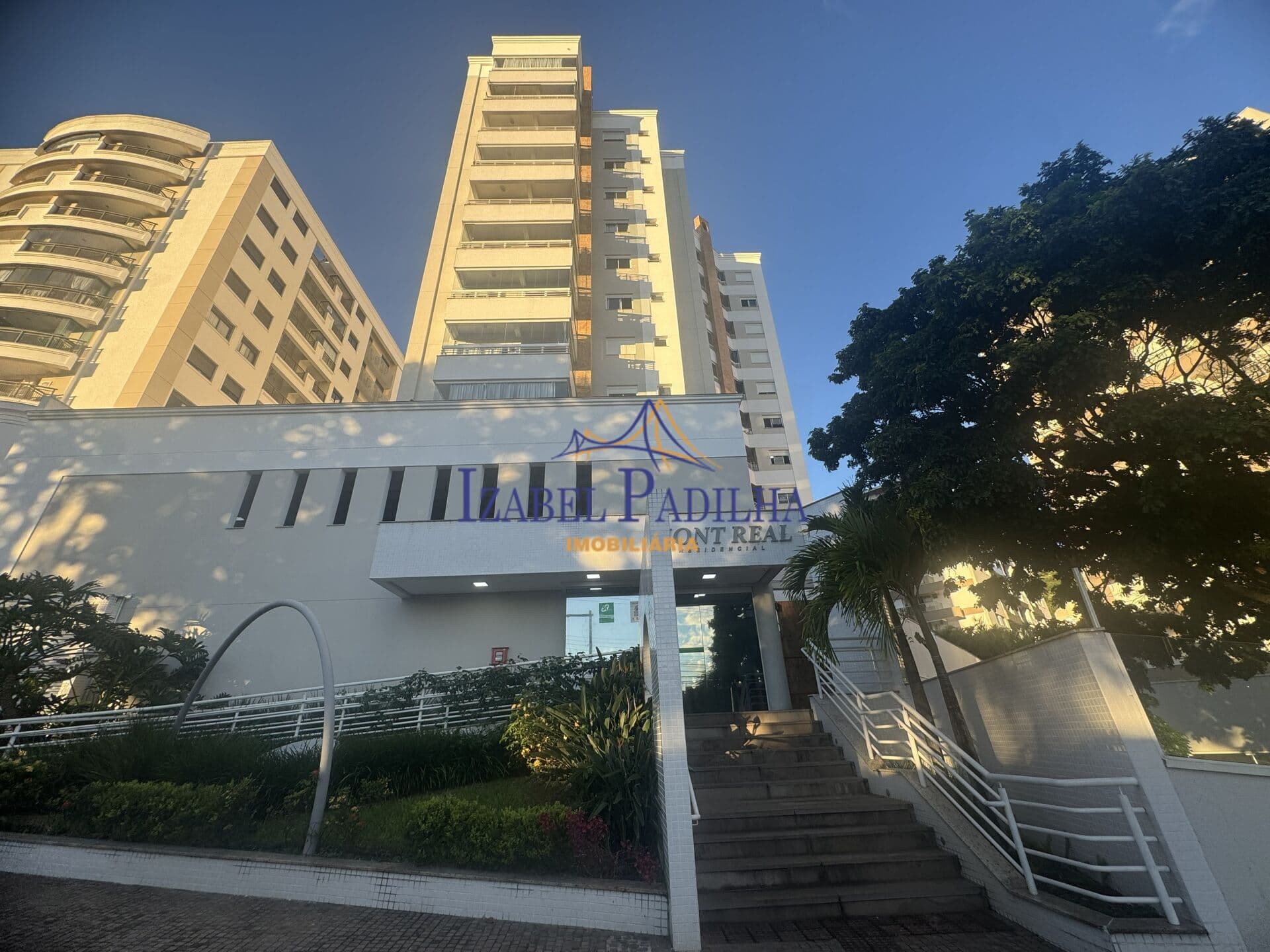Apartamento andar alto em Itacorubi, Florianópolis/SC