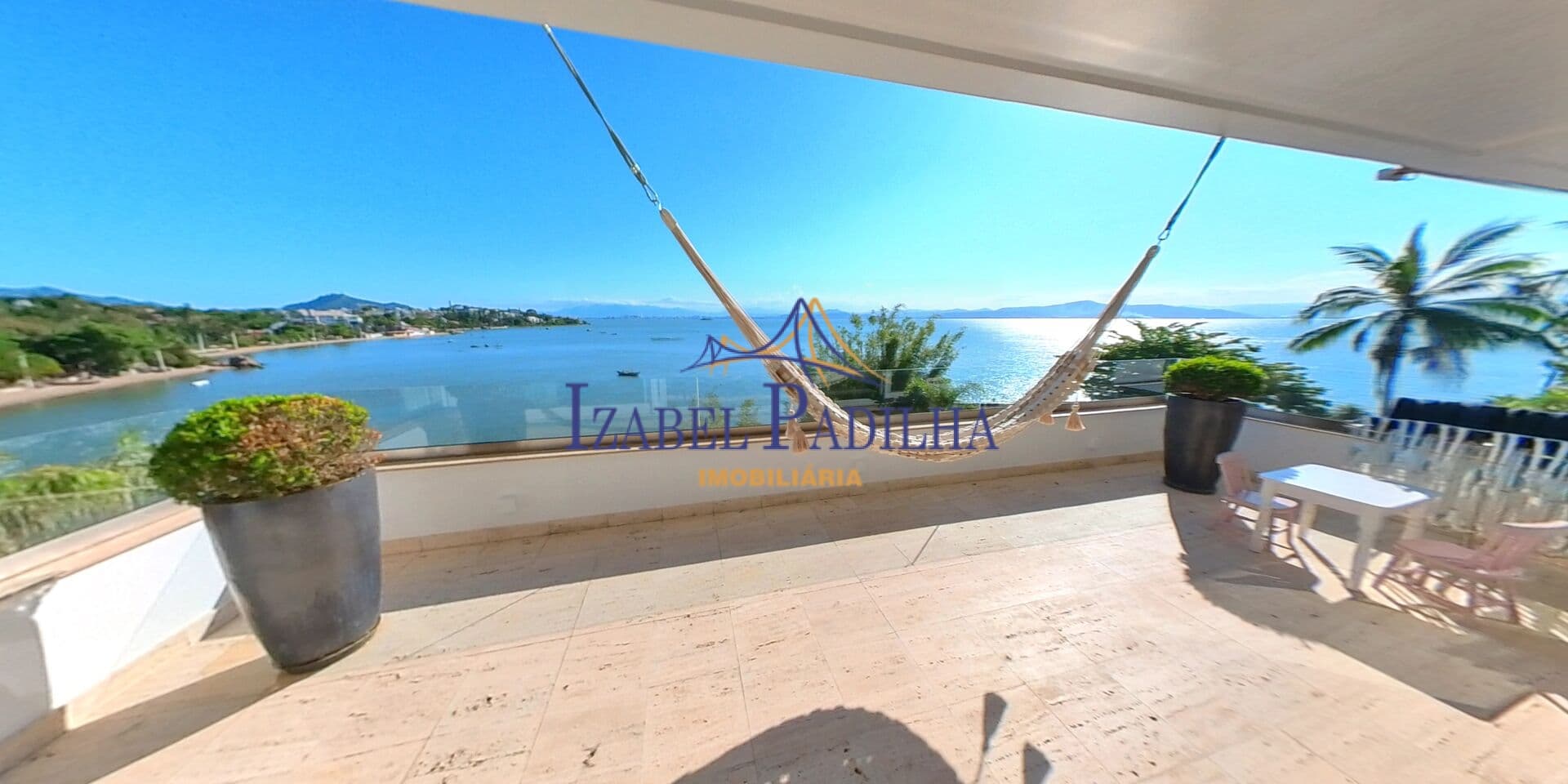 MANSÃO EM CONDOMÍNIO MARAVILHOSO COM VISTA MAR