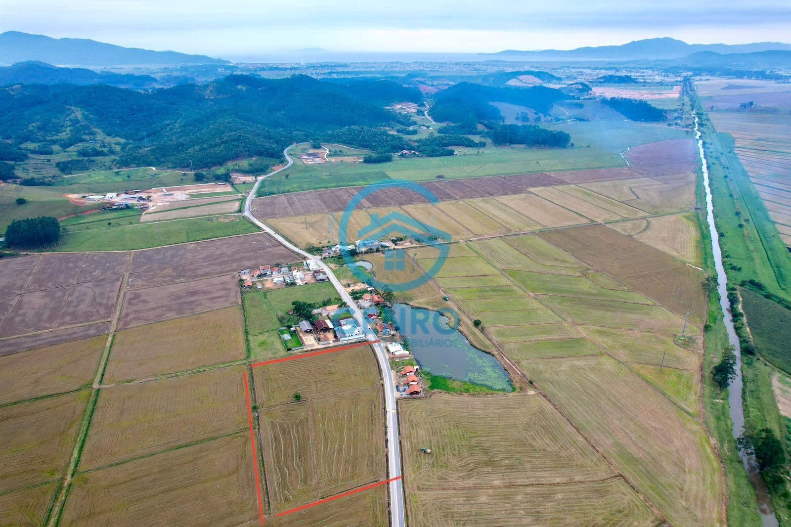 Lote para Galpão, Casas ou Sítio com Terreno de 15.000m² (1.5 Hectares) à venda em Tijucas/SC