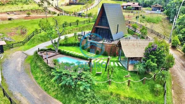 Chácara em Meio a Natureza com Lindo Chalé, Piscina e Terreno de 2.500m² à venda em Canelinha/SC