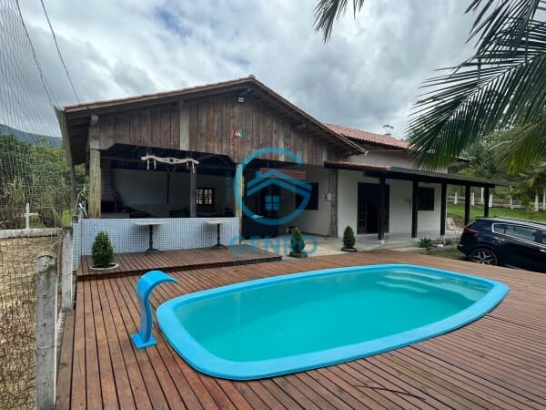 Chácara em Meio a Natureza com Piscina e Terreno de 7.100m² à venda em São João Batista/SC