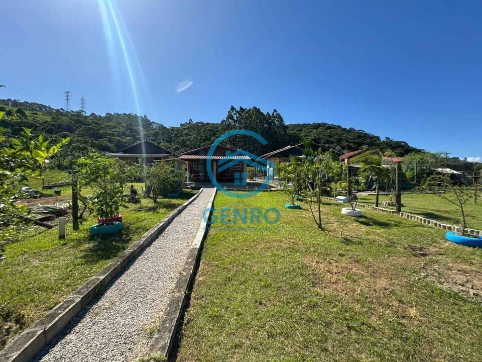Chácara em Meio a Natureza com Lagoa e Terreno de 800m² à venda em Tijucas/SC