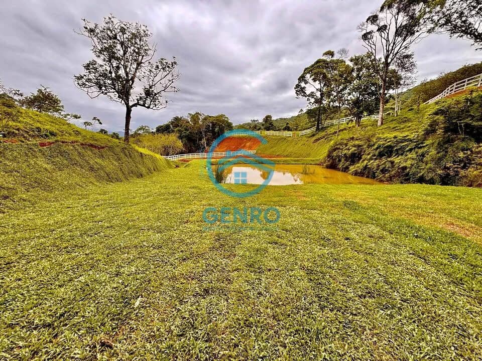 Lote para Chácara em Meio a Natureza com Lagoa e Terreno de 3.500m² à venda em Canelinha/SC