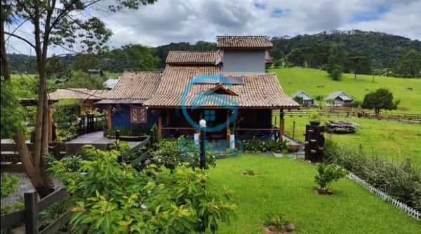 Pousada com 06 Cabanas e 02 Casas Mobiliadas na Serra Catarinense à venda em Urubici/SC