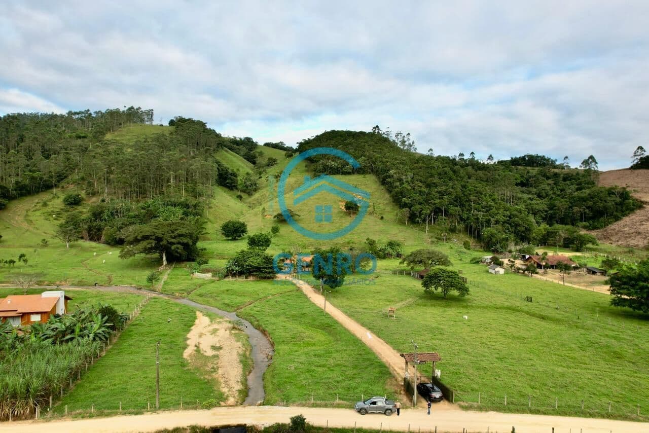 Sítio em Meio a Natureza com Riacho e Terreno de 150.000m² ( 15 HECTARES ) à venda em São João Batista/SC
