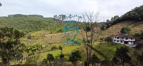 Sítio em Meio a Natureza com Lagoa, Piscina e Terreno de 90.000m² ( 09 Hectares ) à venda em São Pedro de Alcântara/SC