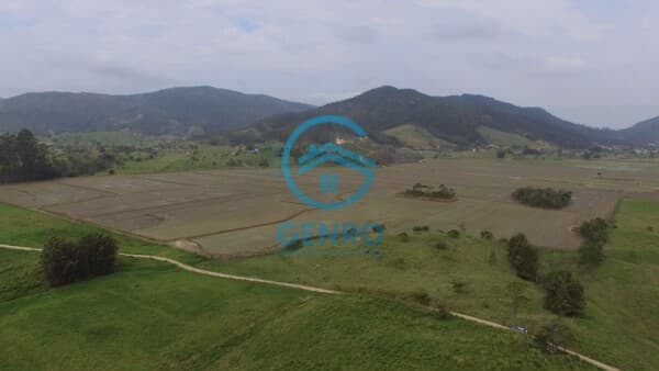 Área Rural para Sítio com Terreno de 68.000m² ( 6.8 HECTARES ) à venda em Tijucas/SC