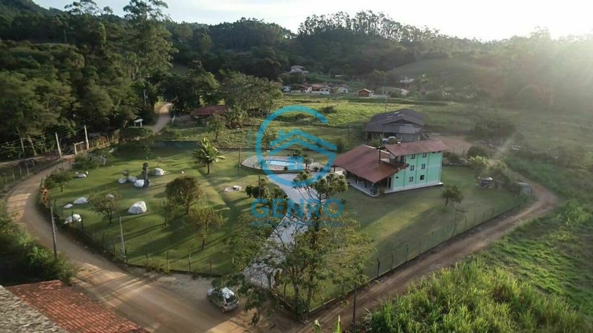 Sitio em Meio a Natureza com Piscina e com Terreno de 21.500m² ( 2,1 HECTARES ) à venda em Canelinha/SC