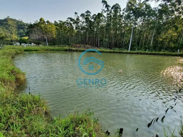 Chácara em Meio a Natureza com Lagoa e Terreno de 3.700m² à venda em Tijucas/SC