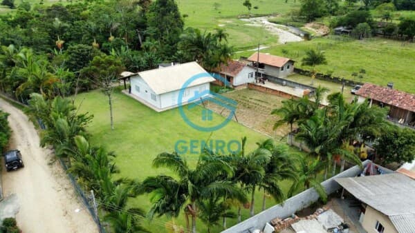 Chácara em Meio a Natureza com Riacho e Terreno de 2.500m² à venda em Tijucas/SC